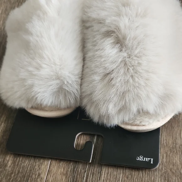 Rachel Zoe Plush Slide Slippers in Soft Cream - Picture 4 of 6